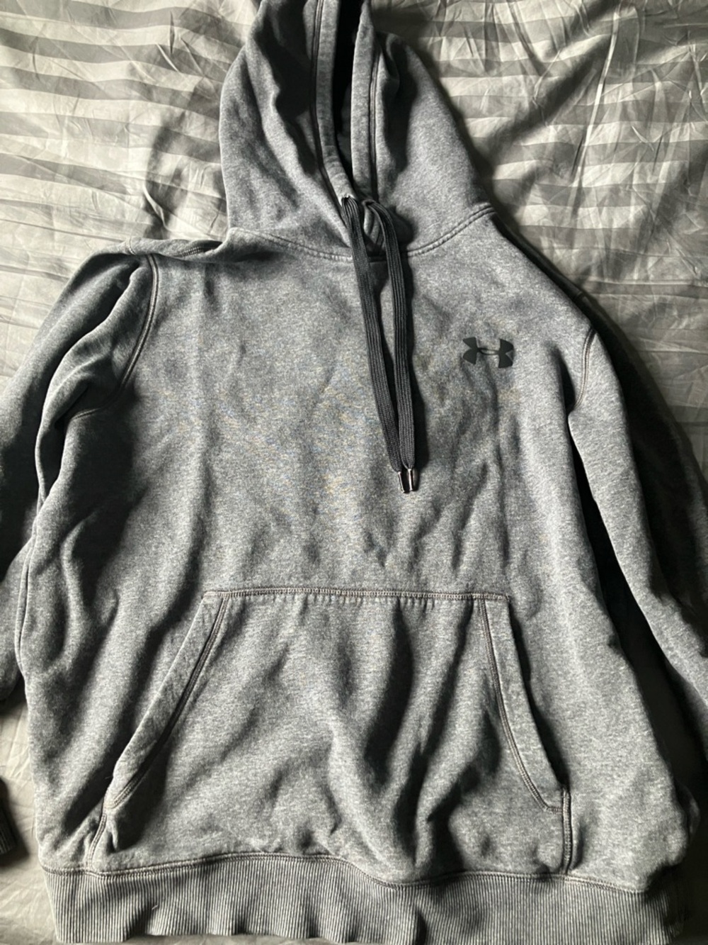 Under Armour Heather Gray Hooded Pullover Sweatshirt